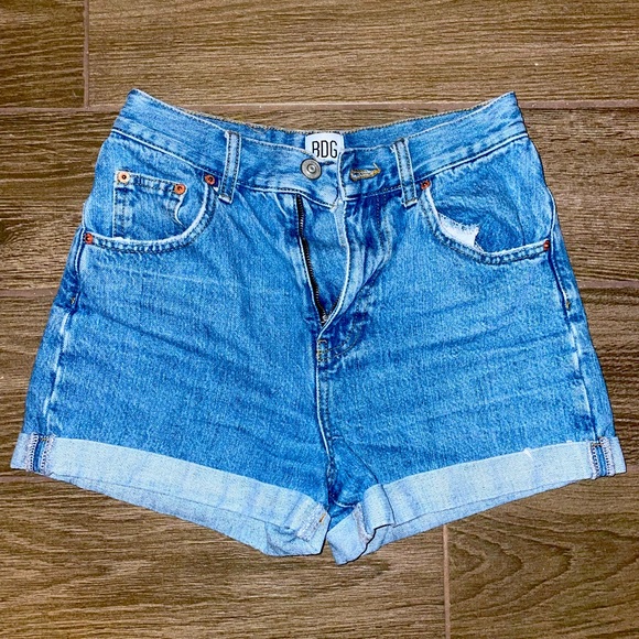 BDG Denim Mom Shorts Size 25 - Picture 1 of 3